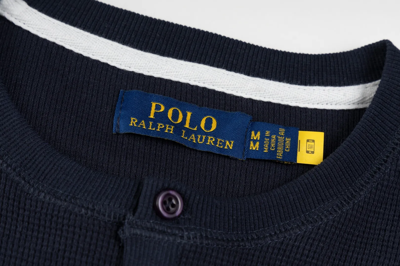 P196 #R79 Ralph Lauren/Ralph Lauren Waffle Henley Collar Open Button Sweater Exclusive Henry Collar Waffle Series Open Bust Sweater Exclusively customized with original grade waffle fabric, 100% cotton yarn imported machine-dyed weaving process, full texture, all collars, cuffs and hems are fixed and woven threads, full of high-quality quality, can be worn alone or matched, classic hot style Color Navy Blue Dark Gray Black White SIZE: S M L XL Shoulder width: 51.5/53/54.5/56 Bust: 108/112/116/120 Sleeve length: 60/61/62/63 Clothing length: 66.5/68/69.5/71